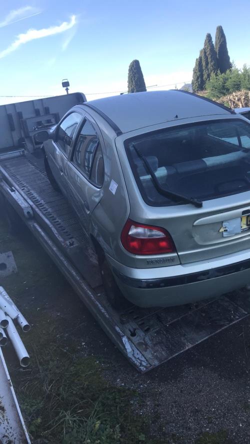Image Moyeu avant gauche - RENAULT MEGANE 1