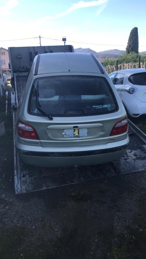 Image Moyeu avant gauche - RENAULT MEGANE 1