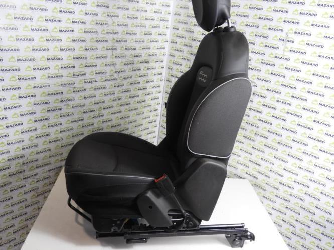Image Siege avant droit - FIAT 500X