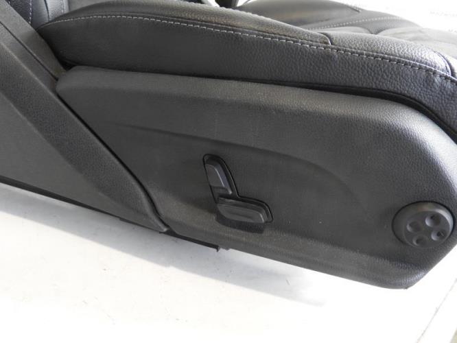Image Siege avant droit - MERCEDES CLASSE C 205