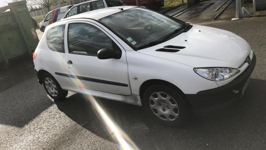 Image Pare choc avant - PEUGEOT 206