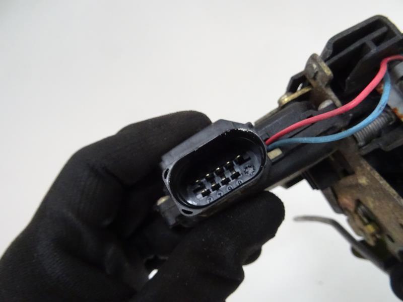 Serrure avant droit AUDI A6 2 AVANT PHASE 1 BREAK Diesel - 1