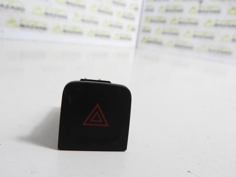 Bouton de warning RENAULT KADJAR PHASE 1 Diesel - 1
