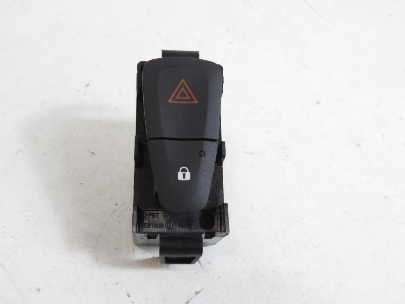 Bouton de warning RENAULT MEGANE 3 PHASE 2 BREAK Diesel - 1