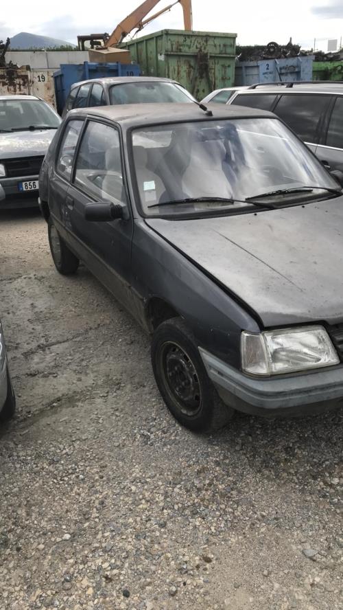 Image Leve vitre mecanique avant droit - PEUGEOT 205