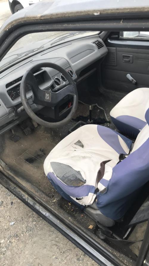 Image Leve vitre mecanique avant droit - PEUGEOT 205