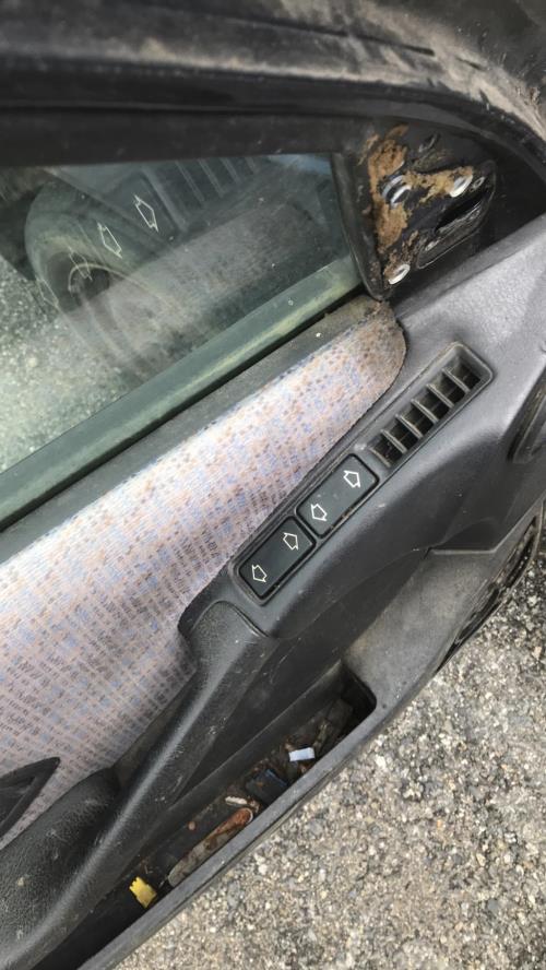 Image Serrure avant droit - PEUGEOT 405