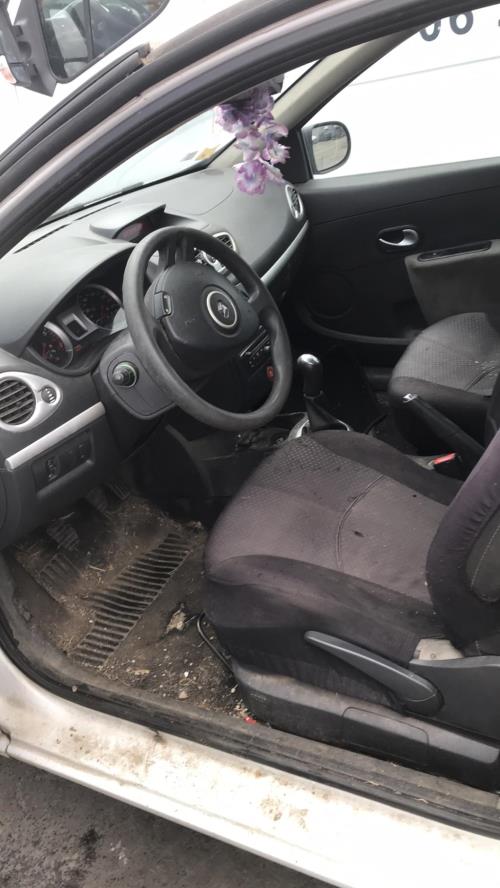 Image Pompe à vide - RENAULT CLIO 3