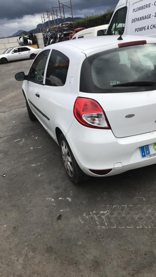 Image Pompe à vide - RENAULT CLIO 3