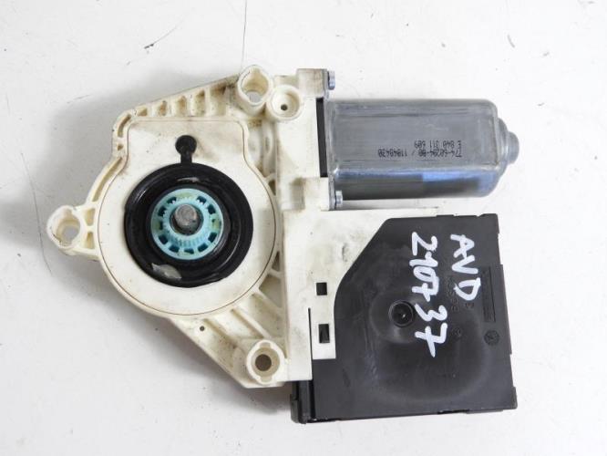 Image Moteur leve vitre avant droit - SEAT LEON 2