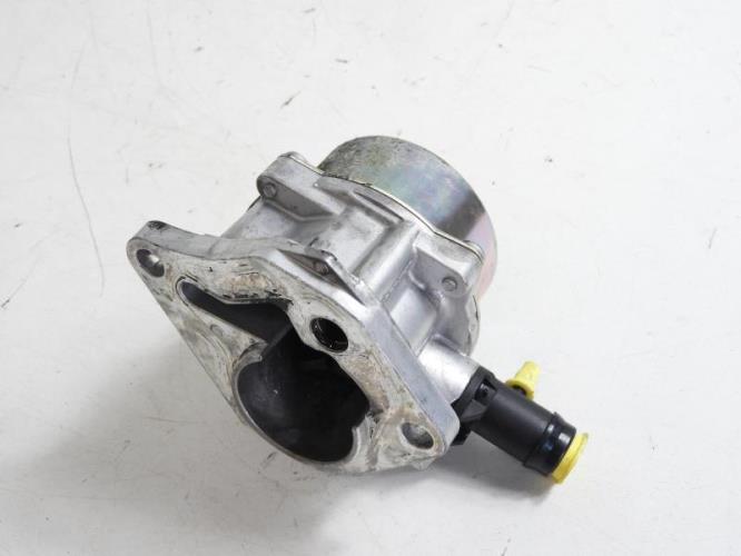 Image Pompe à vide - RENAULT CLIO 3