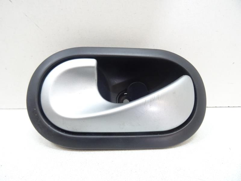 Poignee interieur avant gauche RENAULT TWINGO 2 PHASE 2 Essence - 1
