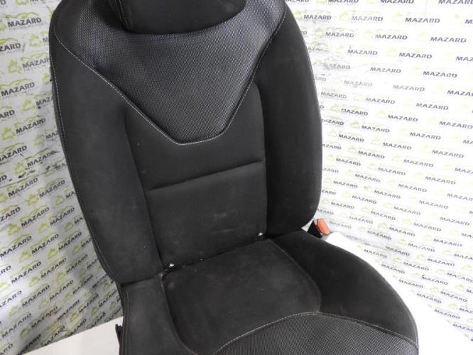 Image Siege avant droit - RENAULT CLIO 4