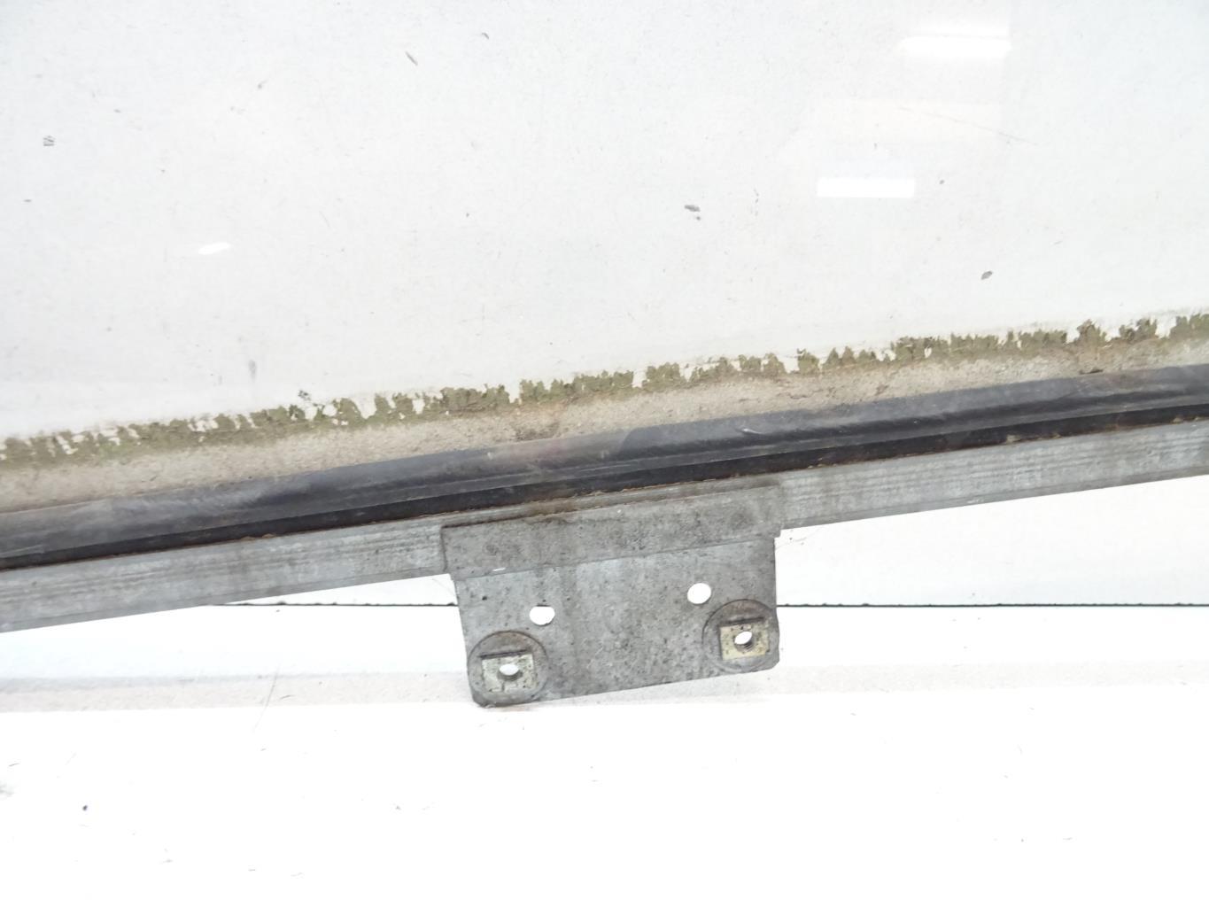 Vitre avant droit RENAULT R9  - 1