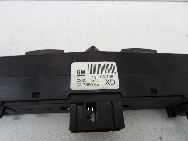 Bouton de warning OPEL ZAFIRA B PHASE 2 Diesel - 1