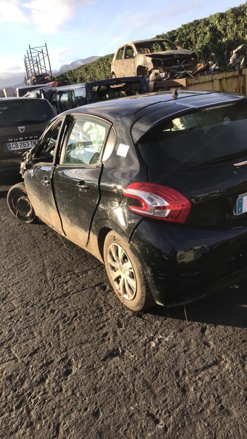 Image Feu arriere principal droit (feux) - PEUGEOT 208 1