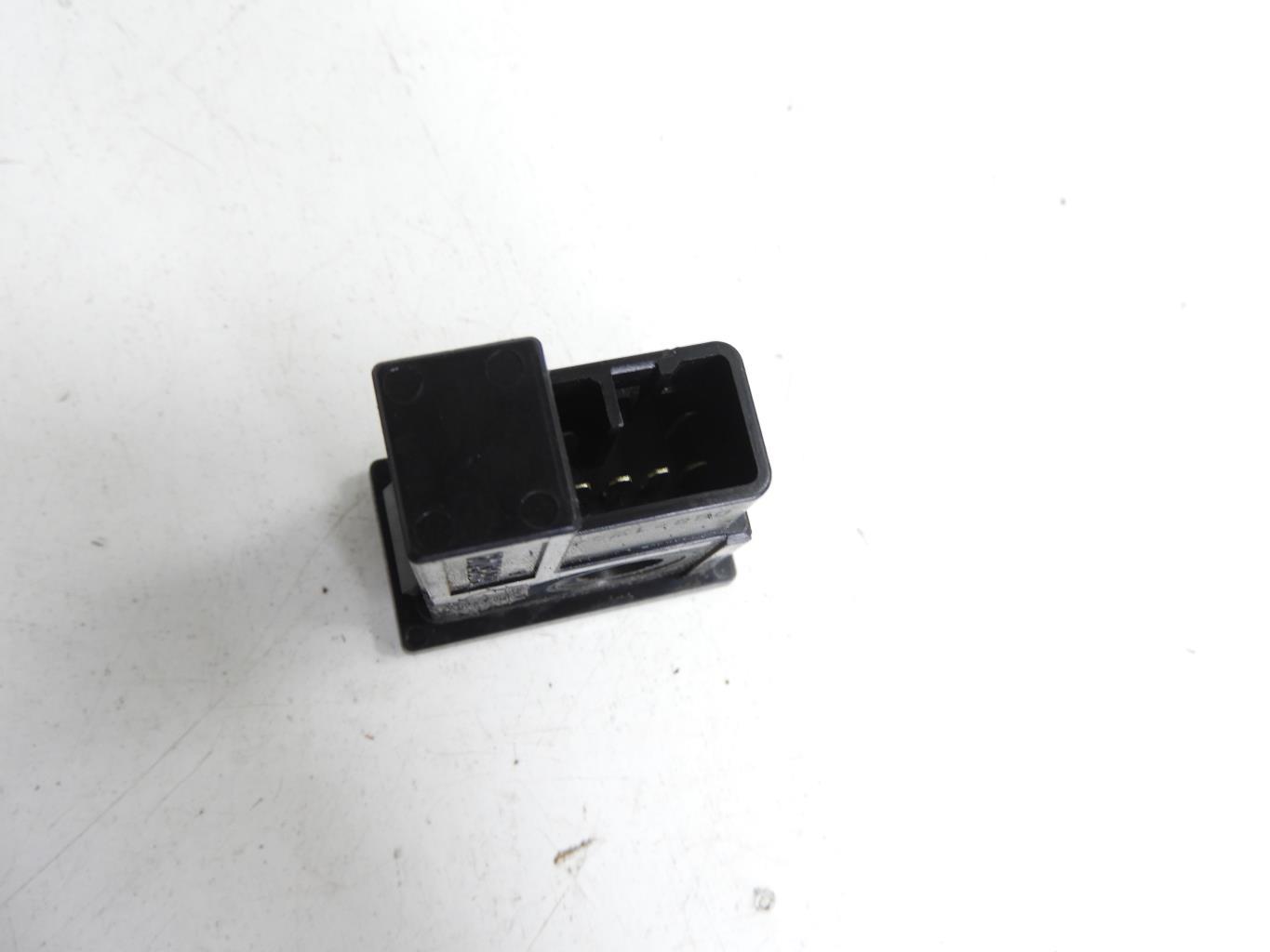 Pulsante/interruttore TOYOTA LAND CRUISER 3 J90 PHASE 1 Diésel - 1