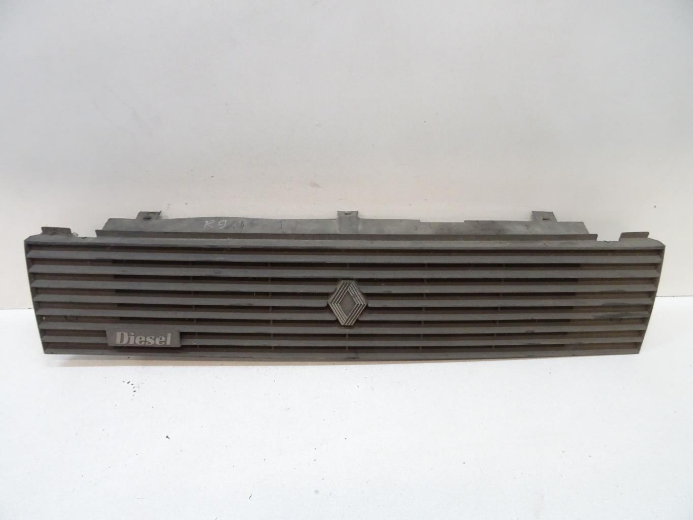 Calandre RENAULT R9  - 1