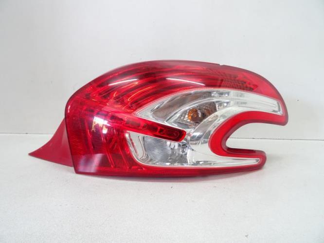 Image Feu arriere principal droit (feux) - PEUGEOT 208 1