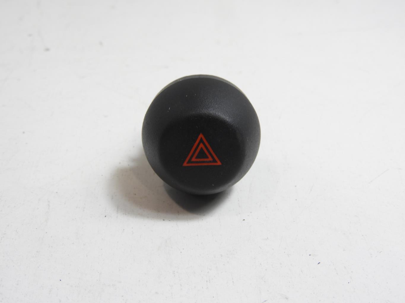Bouton de warning TOYOTA RAV4 3 PHASE 1 Diesel - 1