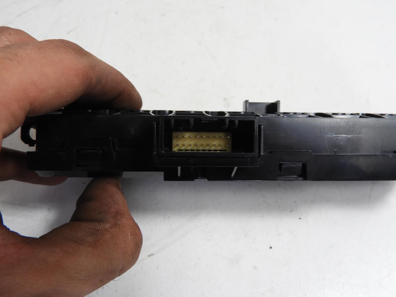 Bouton de warning RENAULT CLIO 5 PHASE 1 Essence - 1
