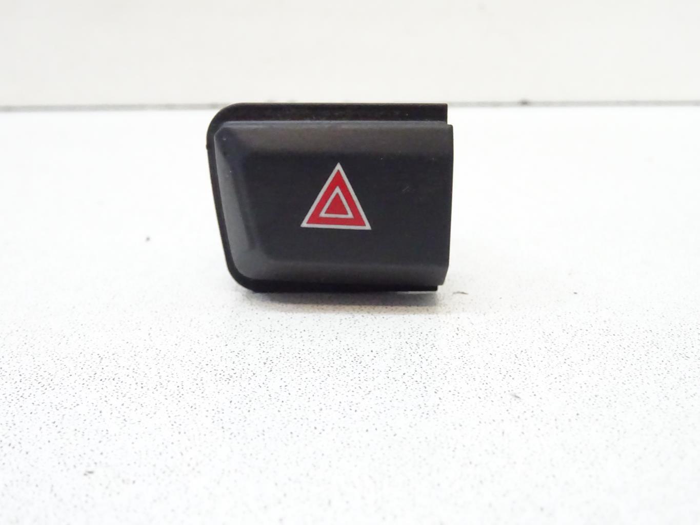 Bouton de warning PEUGEOT 2008 1 PHASE 1 Diesel - 1