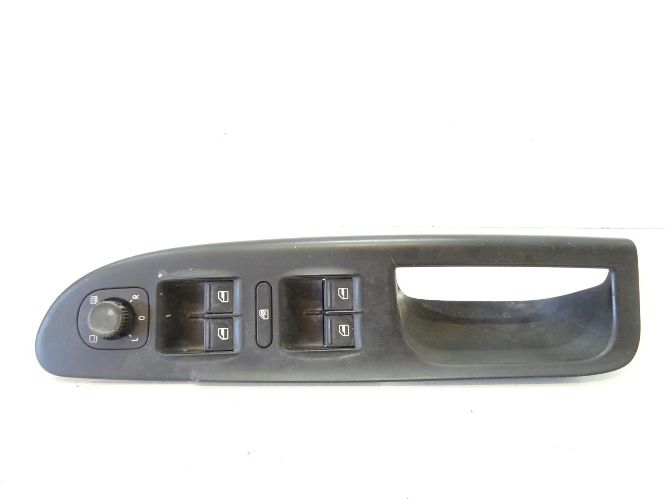 Interruttore lavacristalli anteriore sinistro VOLKSWAGEN PASSAT 5 BREAK Diésel - 1