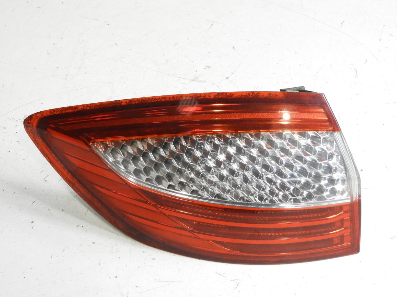 Fanale posteriore principale sinistro (luci) FORD MONDEO 3 PHASE 1 BREAK Diésel - 1