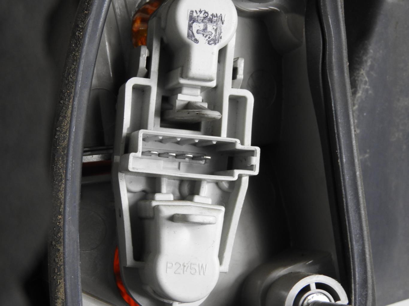 Fanale posteriore principale destro (luci) FORD MONDEO 3 PHASE 1 BREAK Diésel - 1
