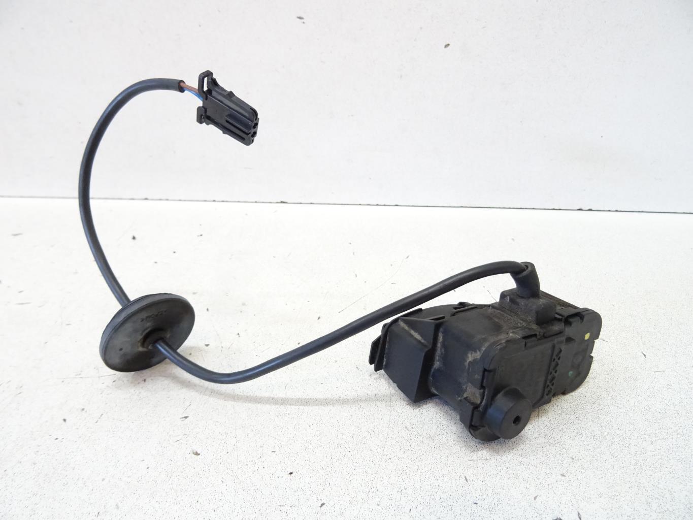 Attuatore chiavistello sportello carburante VOLKSWAGEN GOLF 7 PHASE 1 Gasolina - 1