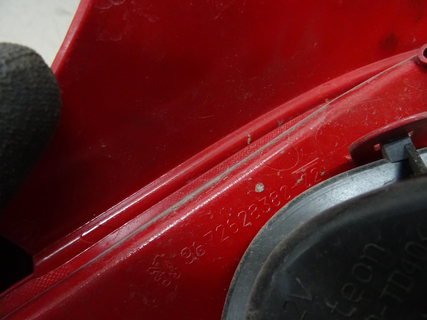 Fanale posteriore principale destro (luci) PEUGEOT 208 1 PHASE 1 Gasolina - 1