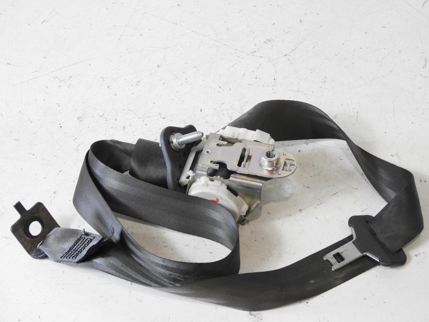 Cintura di sicurezza posteriore destra RENAULT CLIO 3 PHASE 2 BREAK Diésel - 1