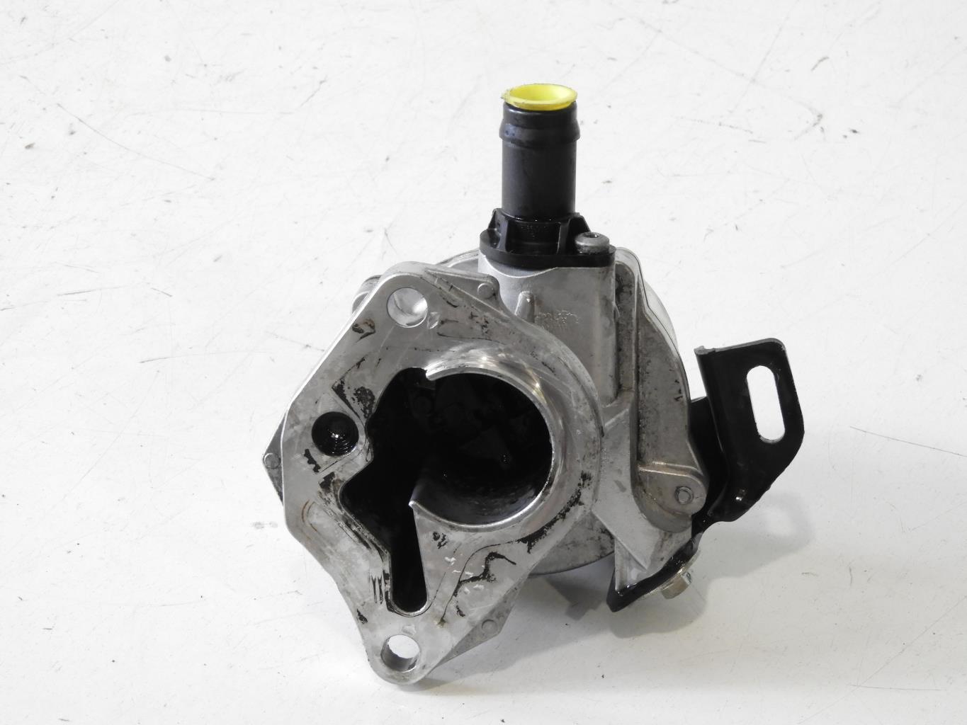 Pompe à vide RENAULT CLIO 3 PHASE 2 BREAK Diesel - 1