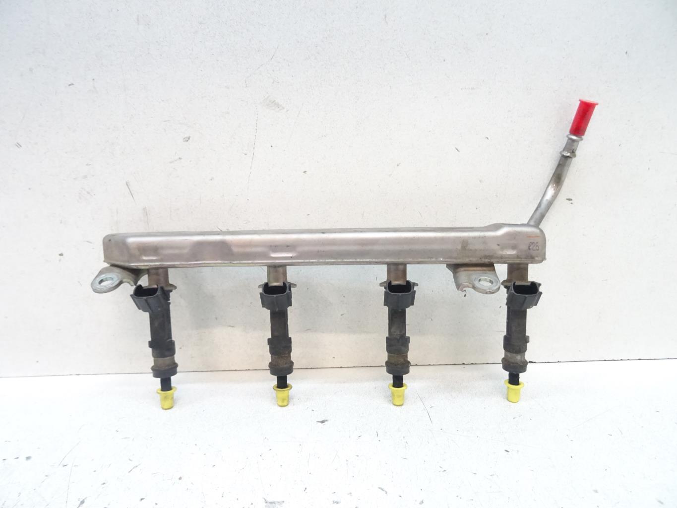 Rampe injection TOYOTA YARIS 2 PHASE 2 Essence - 1