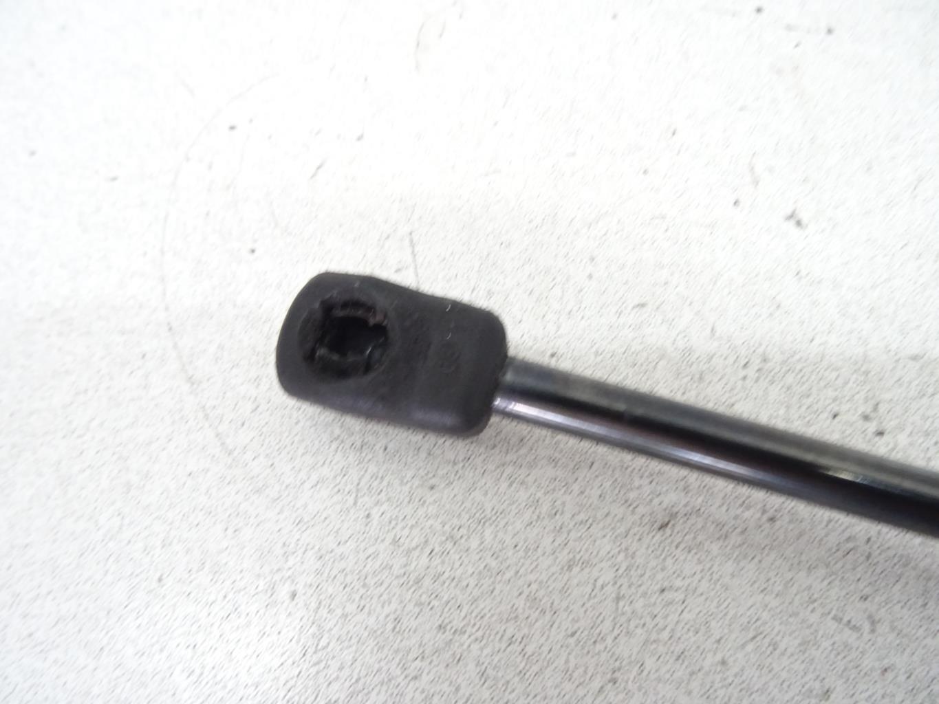 Verin de capot VOLVO C 30 PHASE 2 Diesel - 1