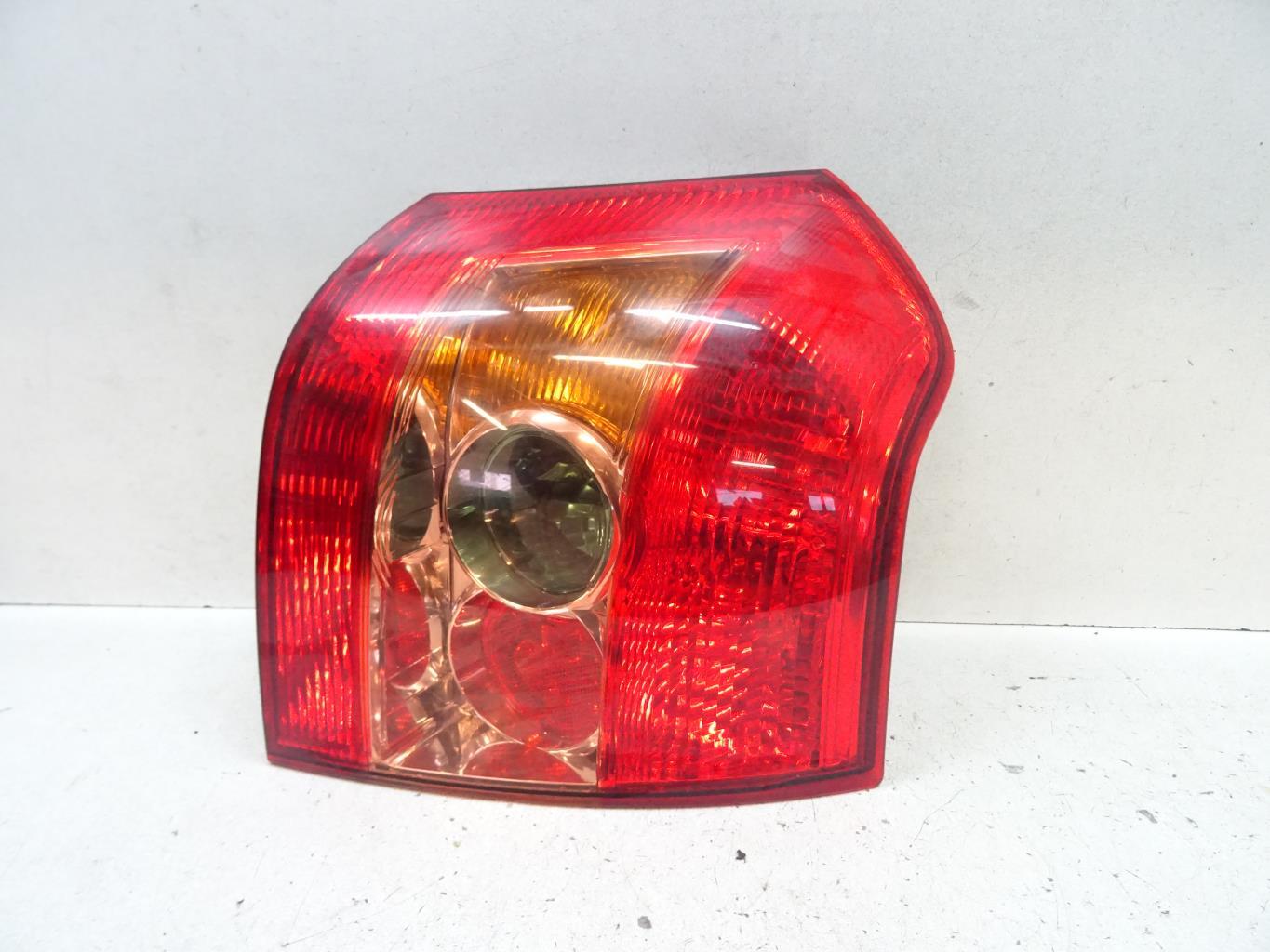 Fanale posteriore principale destro (luci) TOYOTA COROLLA 10 PHASE 2 Diésel - 1