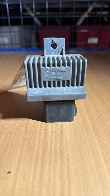 Boitier de prechauffage RENAULT MASTER 2 PHASE 2 Diesel - 1