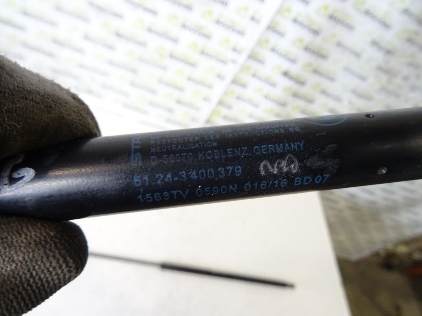 Verin de coffre BMW X3 E83 PHASE 1 Essence - 1