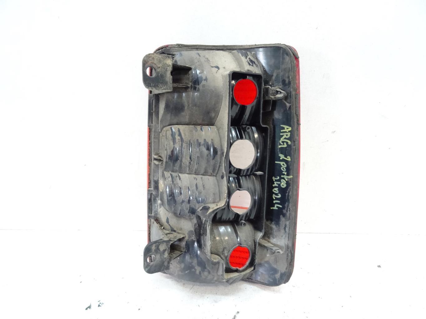 Fanale posteriore principale sinistro (luci) VOLKSWAGEN CADDY 3 PHASE 1 Diésel - 1