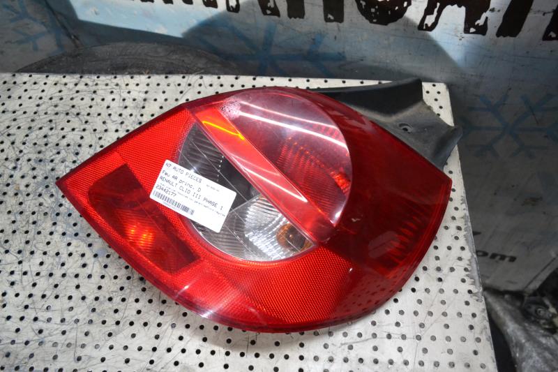 Fanale posteriore principale destro (luci) RENAULT CLIO 3 PHASE 1 Diésel - 1