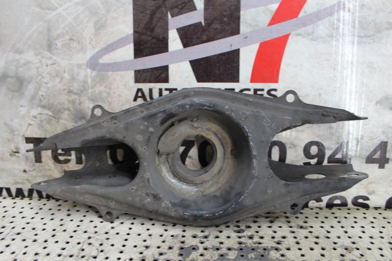 Braccio sospensione inferiore posteriore destro MERCEDES CLASSE C 204 PHASE 1 Diésel - 1