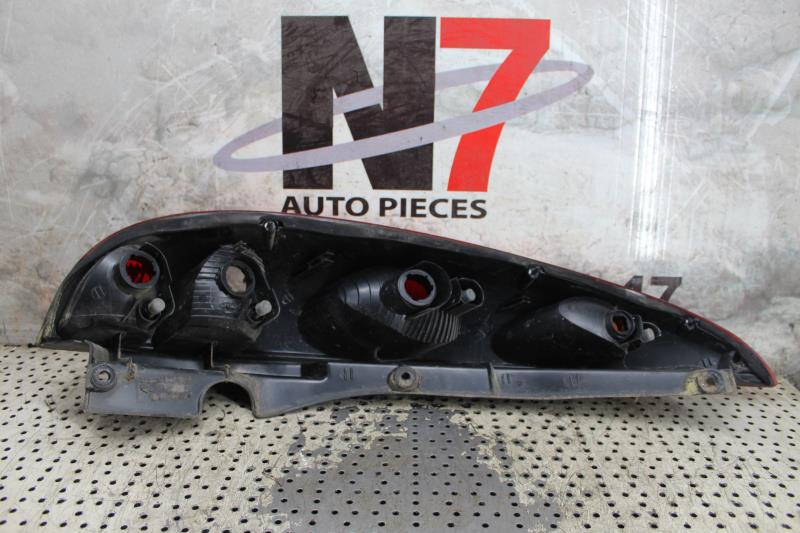 Fanale posteriore principale destro (luci) NISSAN ALMERA TINO PHASE 1 Gasolina - 1