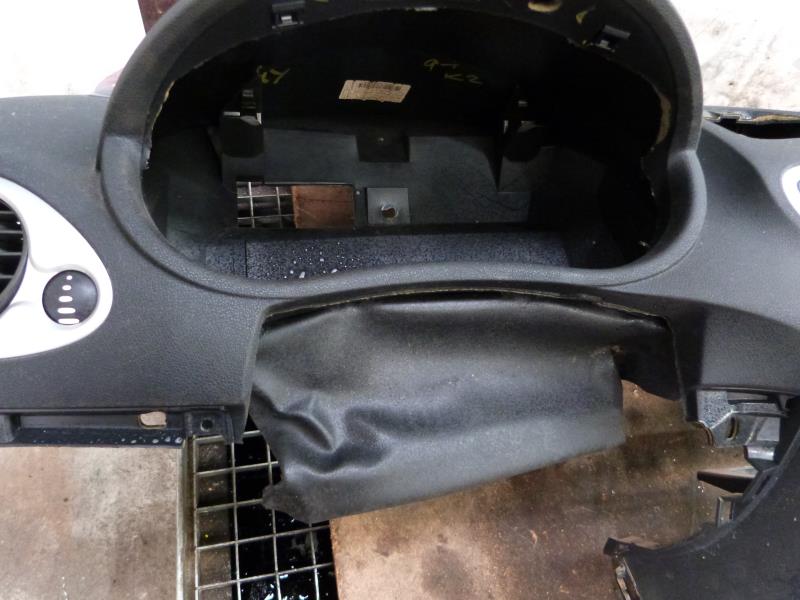 Tableau de bord RENAULT CLIO 3 PHASE 1 BREAK Diesel - 1
