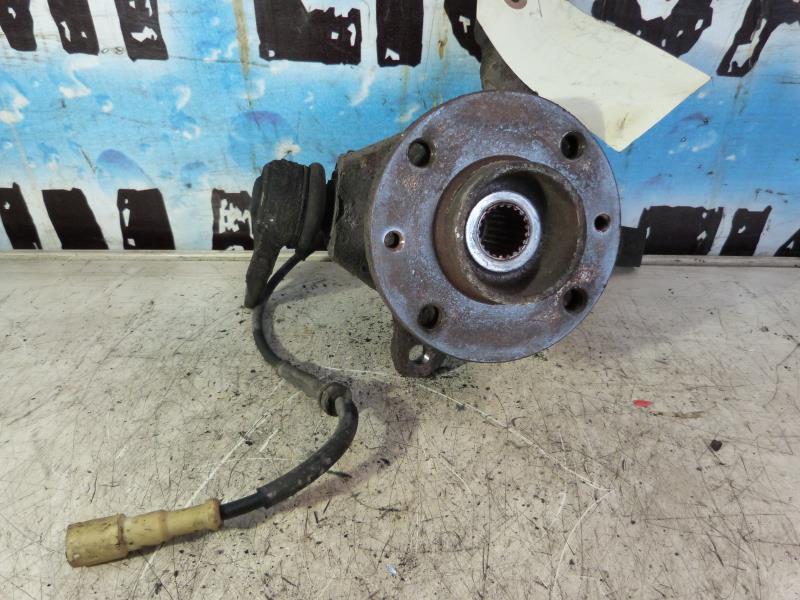 Fusee avant droit RENAULT CLIO 2 PHASE 1 Essence - 1
