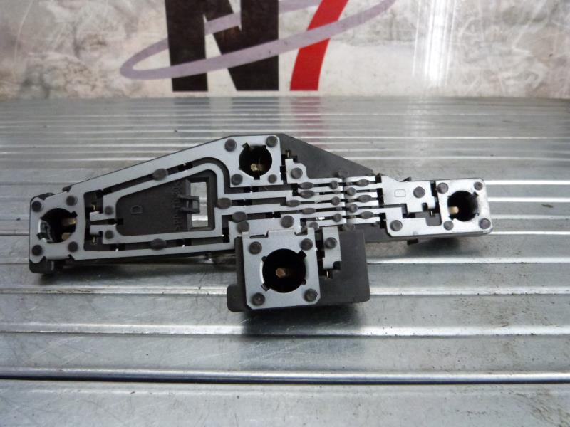 Base portalampade fanale posteriore destro RENAULT LAGUNA 2 PHASE 1 BREAK Diésel - 1