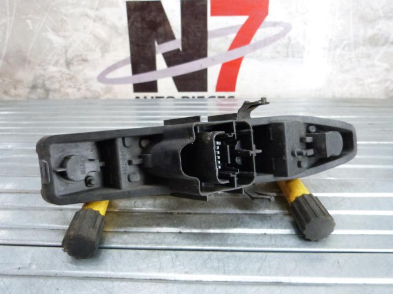 Base portalampade fanale posteriore sinistro RENAULT SCENIC 2 PHASE 1 Diésel - 1