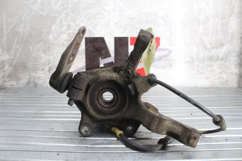 Fusee avant gauche RENAULT CLIO 2 PHASE 2 Essence - 1