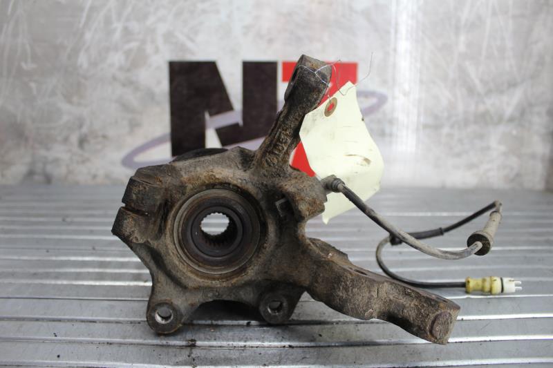 Fusee avant gauche RENAULT CLIO 2 PHASE 2 Diesel - 1