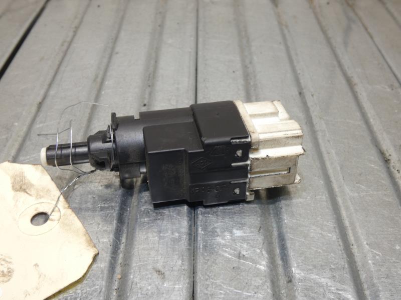 Contattore luce stop RENAULT CLIO 3 PHASE 2 Diésel - 1