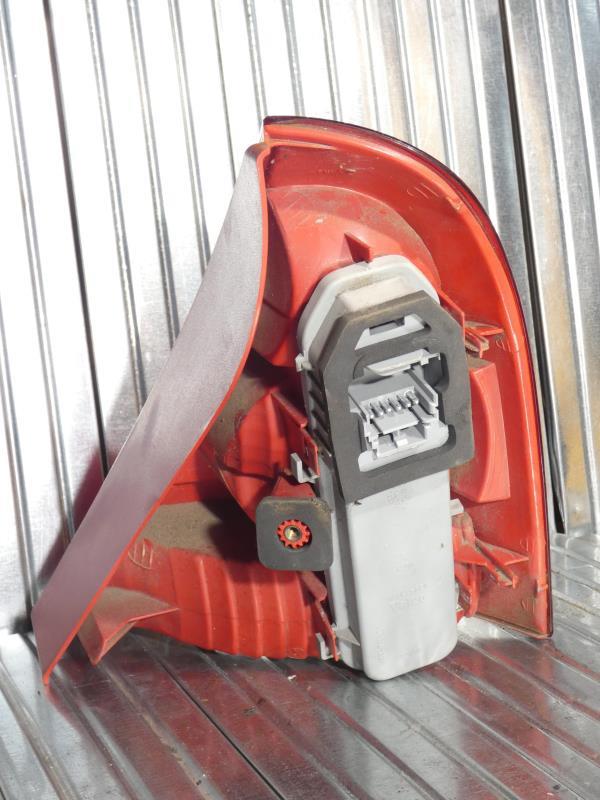 Fanale posteriore principale sinistro (luci) RENAULT CLIO 2 PHASE 2 Gasolina - 1